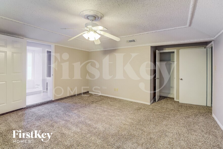 Building Photo - 1021 Shadywood Ln