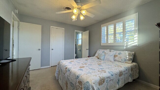 Building Photo - 1121 Clearwater Rd