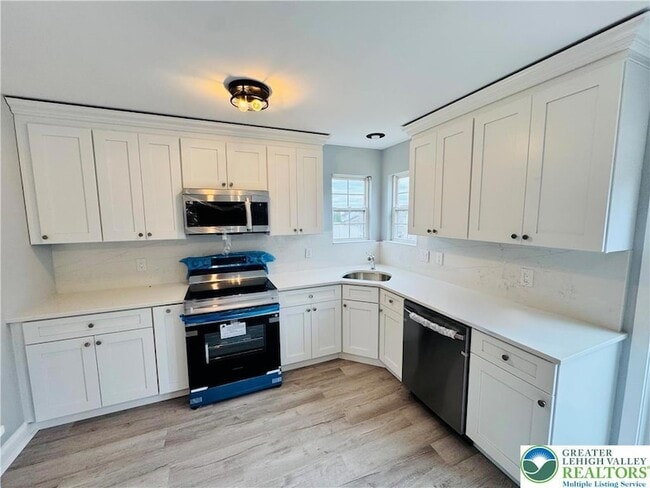 Building Photo - 2274 Briarwood Dr