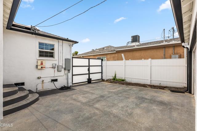 Building Photo - 7637 Radford Ave