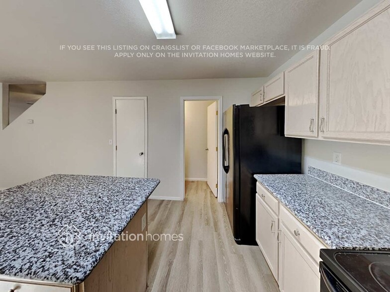 Building Photo - 1575 E Baylor Ln