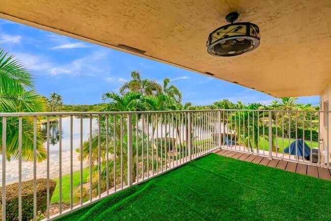 Building Photo - 1333 SW 175th Way