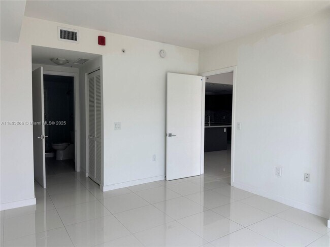 Building Photo - 7661 NW 107th Ave