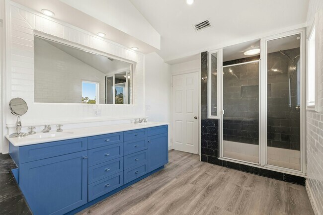 Building Photo - 20305 Aetna St