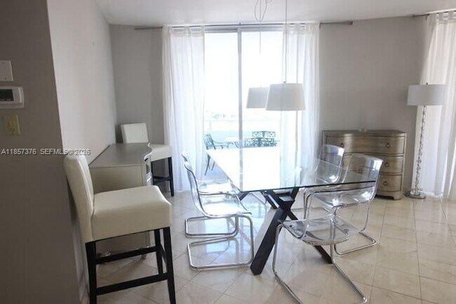 Building Photo - 5161 Collins Ave