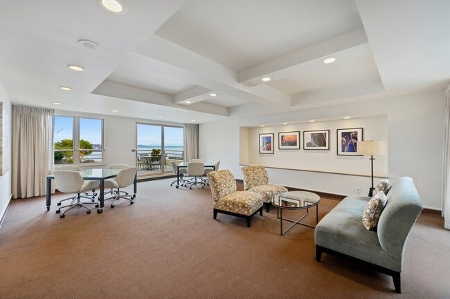 Building Photo - Watermark Tower - 2 bedrooms