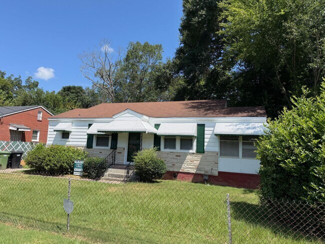 Building Photo - 481 Harold St