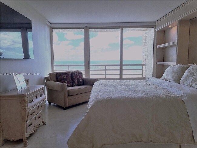 Building Photo - 4101 N Ocean Blvd