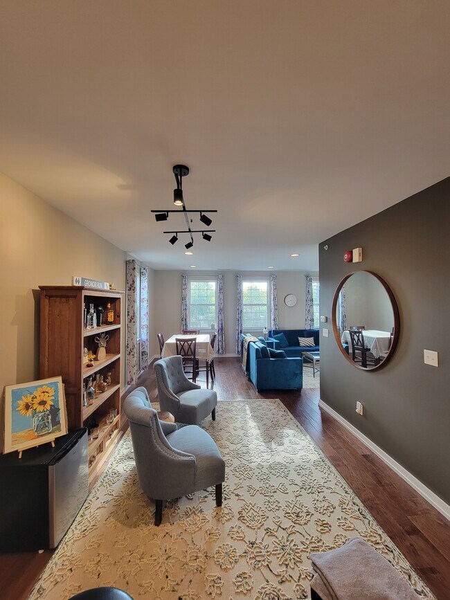Building Photo - 121B Hagen Dr
