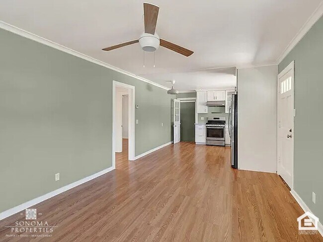 Building Photo - Charming 2-bedroom, 1-bathroom Sonoma Home - Available Now!