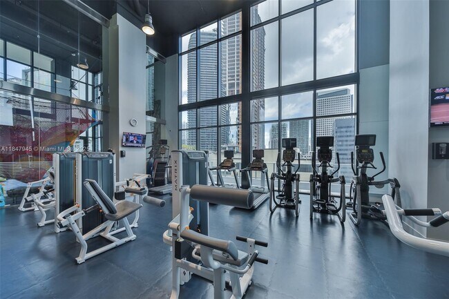 Building Photo - 1010 Brickell Ave