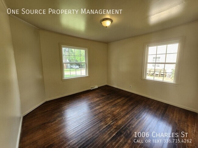 Building Photo - 1006 Charles St