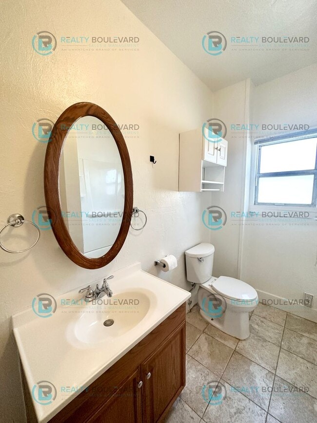 Building Photo - Charming 2-bedroom, 1-bathroom house near the Truckee river