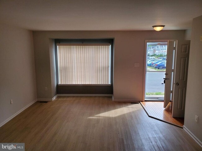 Building Photo - 3344 Vineland Pl