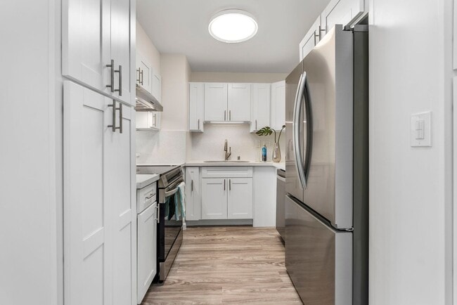 Building Photo - Coty Tower 703