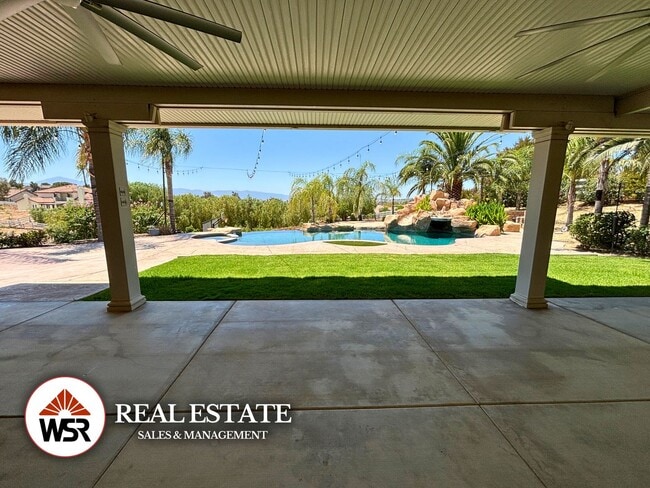 Building Photo - Beautifully upgraded LARGE home with a pool and basketball court in Mockingbird Canyon!