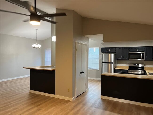 Building Photo - 23802 Hunter Spring Cir
