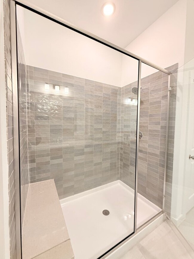 Building Photo - AVAILABLE NOW -Stunning 3-Bedroom Townhome Overlooking Greenbelt in Plano ISD 600 Collier Drive