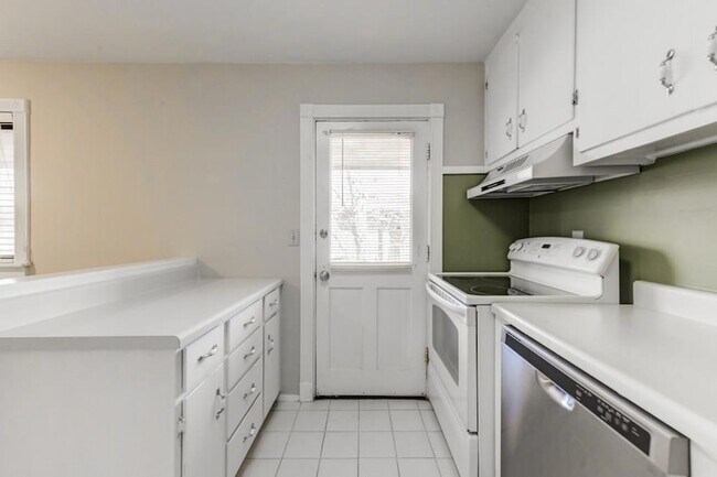 Building Photo - 20 26th St NW