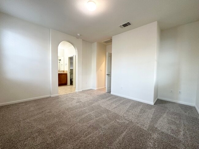 Building Photo - Spacious 3 bedroom 2 bath home in Rancho Cordova!!