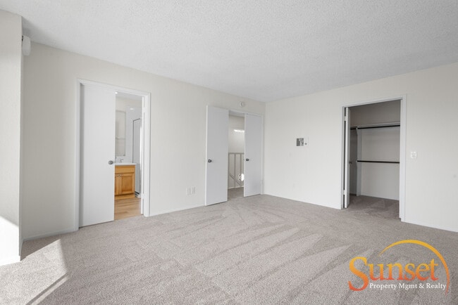 Building Photo - 4985 Coronado Ave