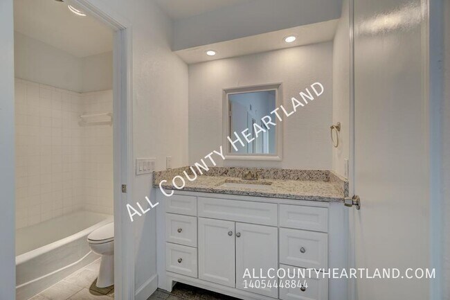 Building Photo - 2030 Three Stars Rd