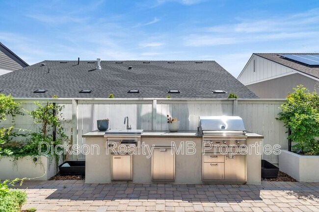Building Photo - 6120 Triple Crown Dr