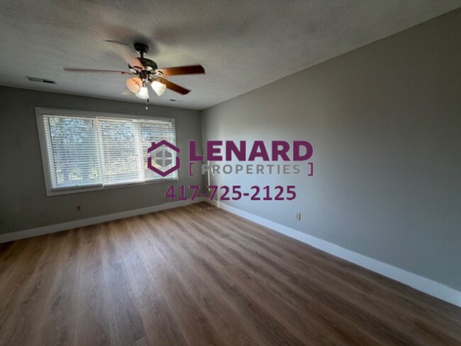 Building Photo - Spacious 3 Bedroom Home!