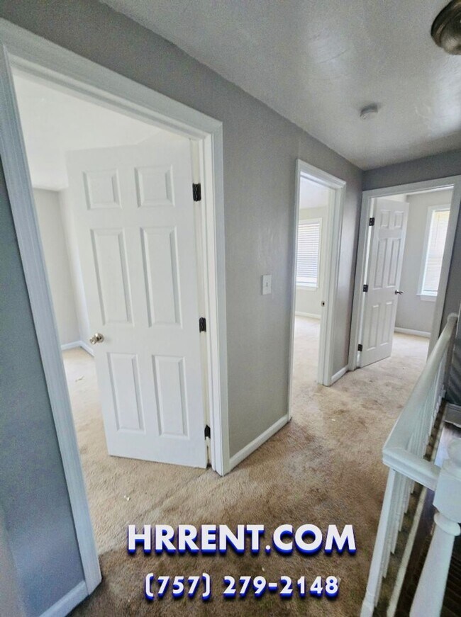 Building Photo - Cozy 3 Bedroom 1.5 Bath Two-Story Home located in the Fairmount Park in Norfolk!