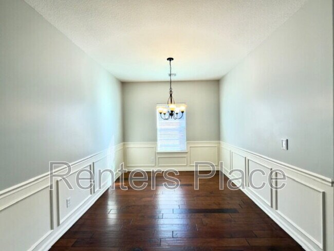 Building Photo - 2012 E 133rd Ct S