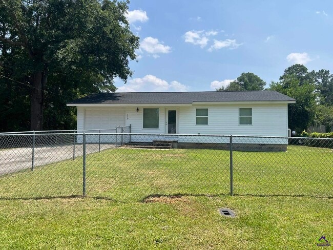 Building Photo - 110 Trinity Dr