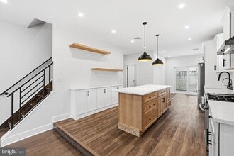 Building Photo - 2106 Manton St