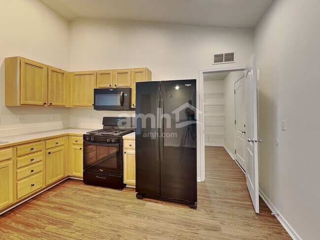 Building Photo - 9468 W Trestlewood Dr