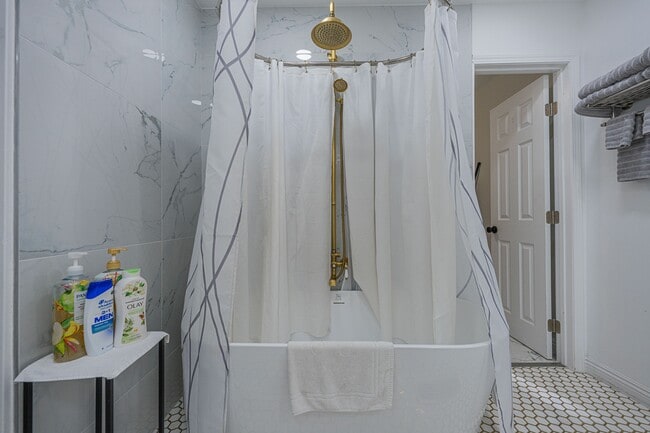 Building Photo - 28205 Meadow Oak Ln