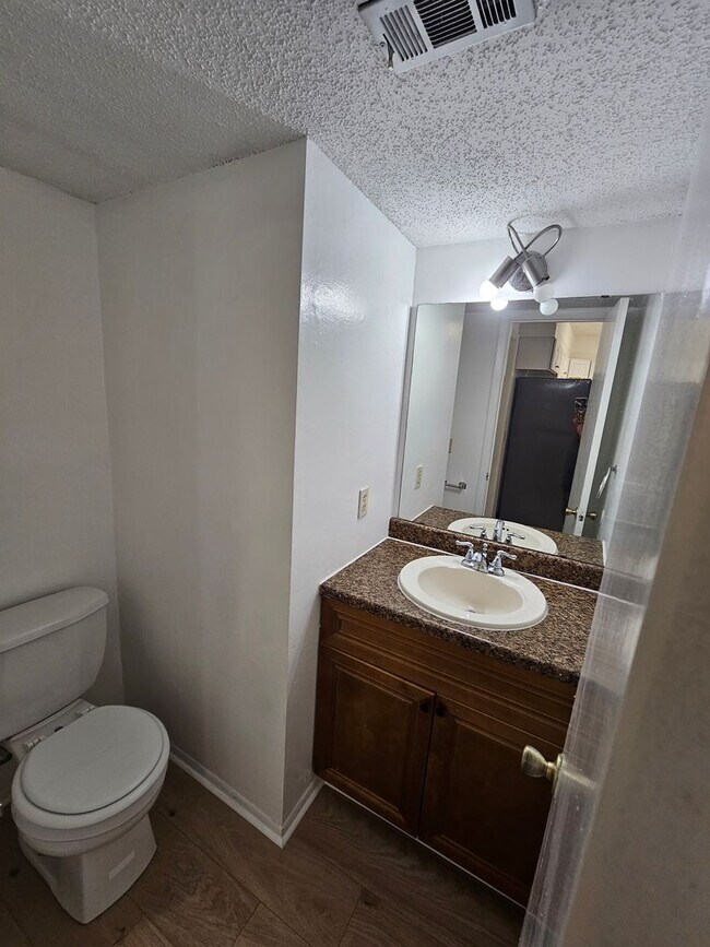 Building Photo - FABOULOUS 3 BEDROOM / 2.5 BATH / 2 CAR GARAGE HOME - WINTER SPRINGS (THE HIGHLANDS)