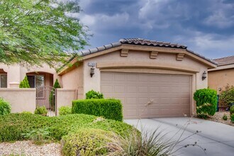 Building Photo - Stunning 1 Story 2 Bedroom Home in Summerl...