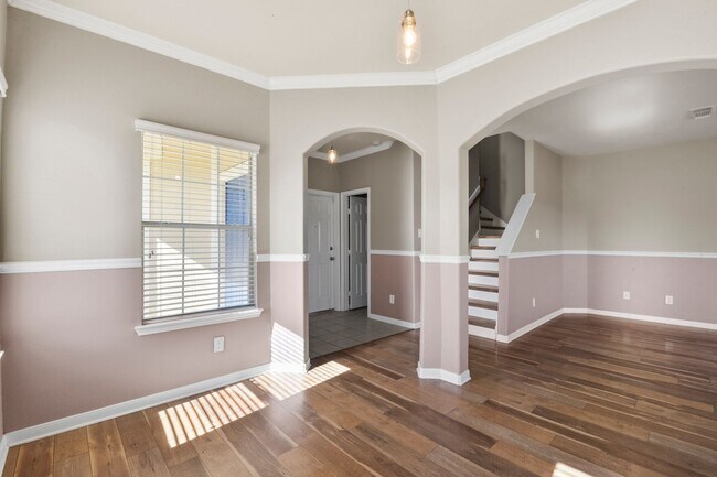 Building Photo - Stunning Corner Unit Townhome - Move-in special: Receive $100 off both your first and second mont...