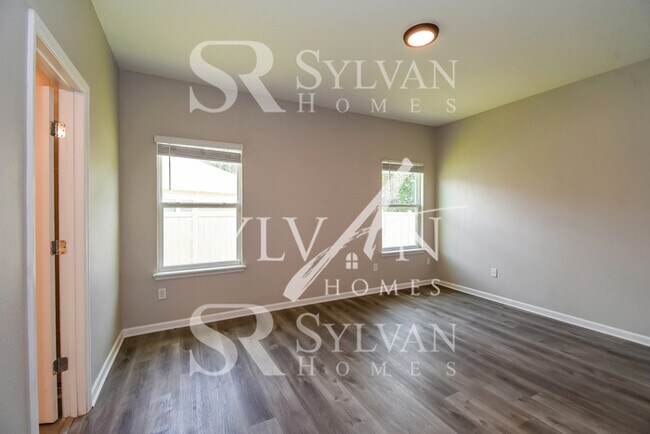 Building Photo - Don't miss out on the opportunity to live ...