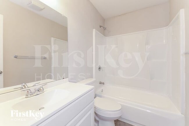 Building Photo - 1738 Dell Oak Dr