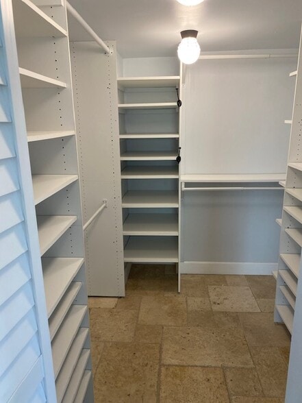 Building Photo - 53 High Point Cir W