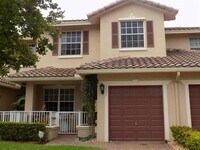 Building Photo - 3331 Lakeside Dr