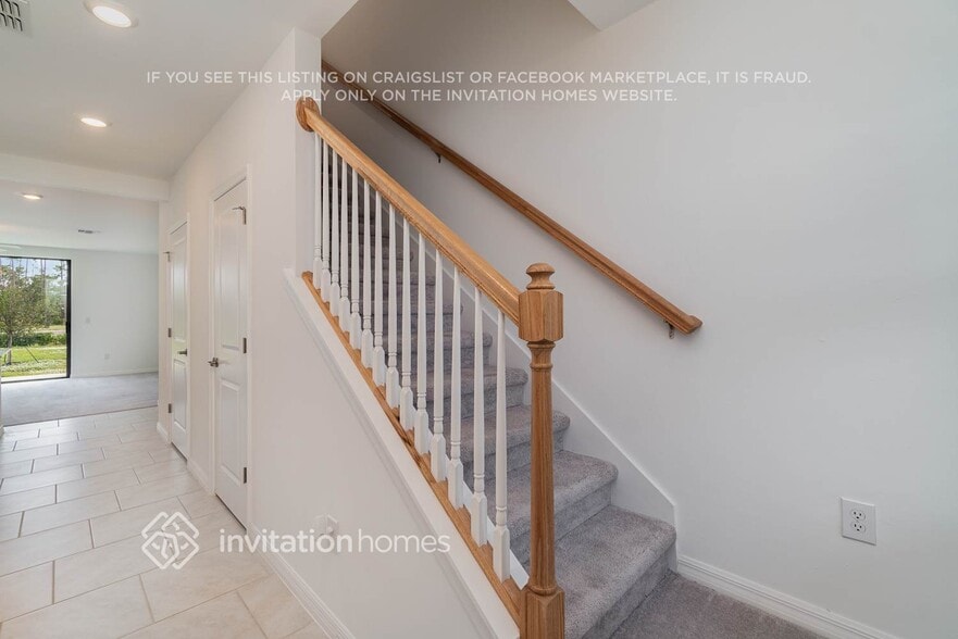 Building Photo - 2011 E Landings Wy