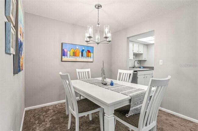 Building Photo - 650 Pinellas Point Dr S