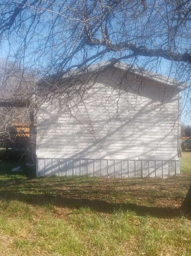 Primary Photo - 4 BR 2 Bath 1,216 sq ft singlewide mobile ...