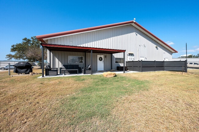 Building Photo - 6166 Imperial Loop Dr