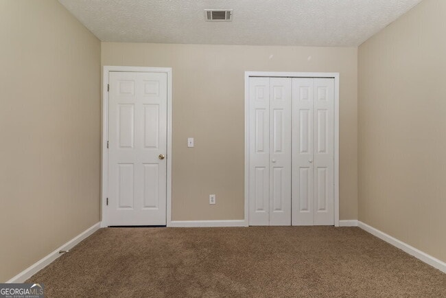 Building Photo - 1075 Omaha Dr