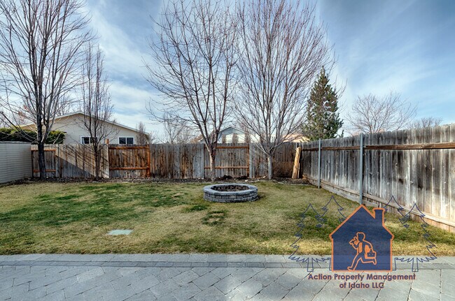 Building Photo - 1393 Caterpillar Ave N