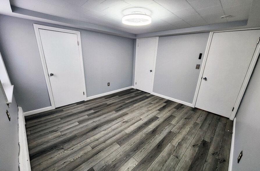 Building Photo - 216 5th St