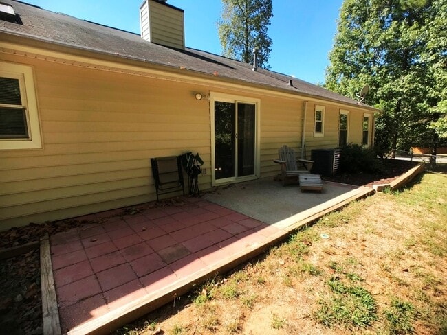 Building Photo - Ranch Home - 3BR/2BA - Powder Springs