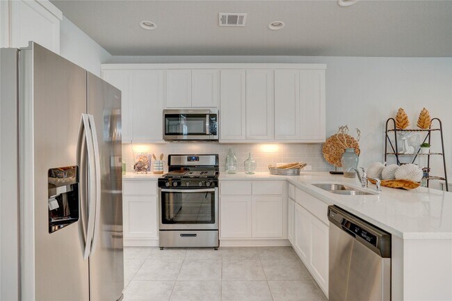 Building Photo - 1656 Artesian Spgs Xing